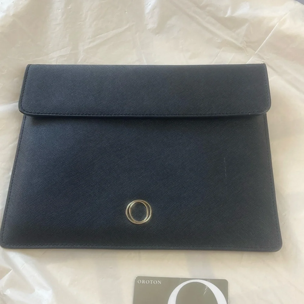 Oroton Meiter I-pad clutch black
